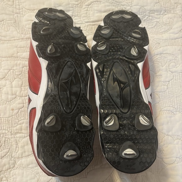 Mizuno Men's Size 14 Red White Metal Cleats, Red Lace Ups, Nine Spikes - Picture 5 of 7